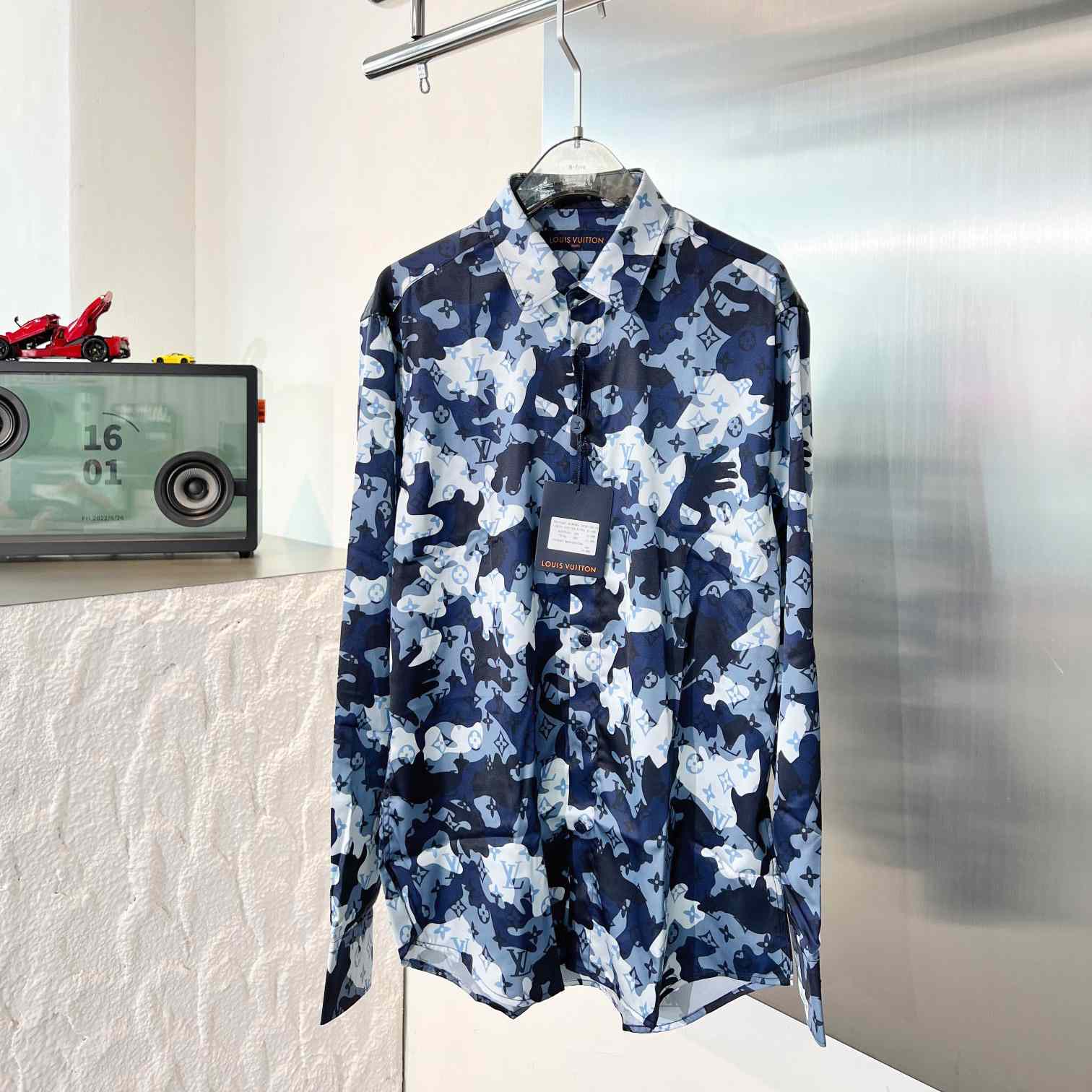 Louis Vuitton Camo Regular Silk Shirt   1A7XVH - PerfectKickZ
