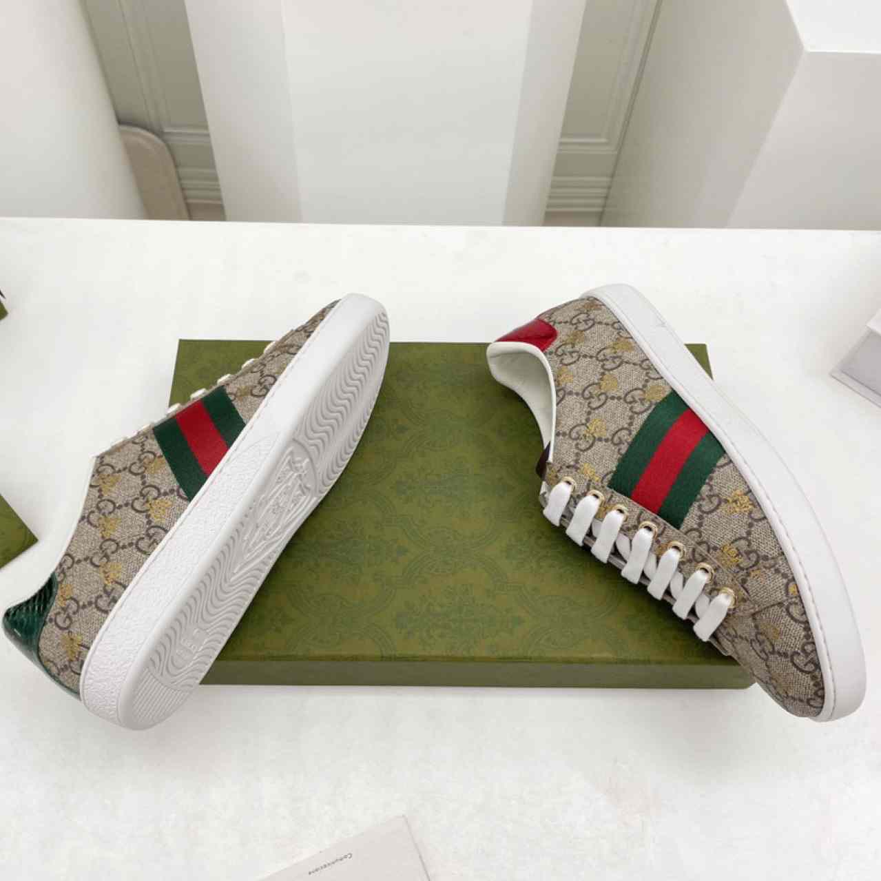 Gucci Ace GG Supreme Bees Sneaker - PerfectKickZ