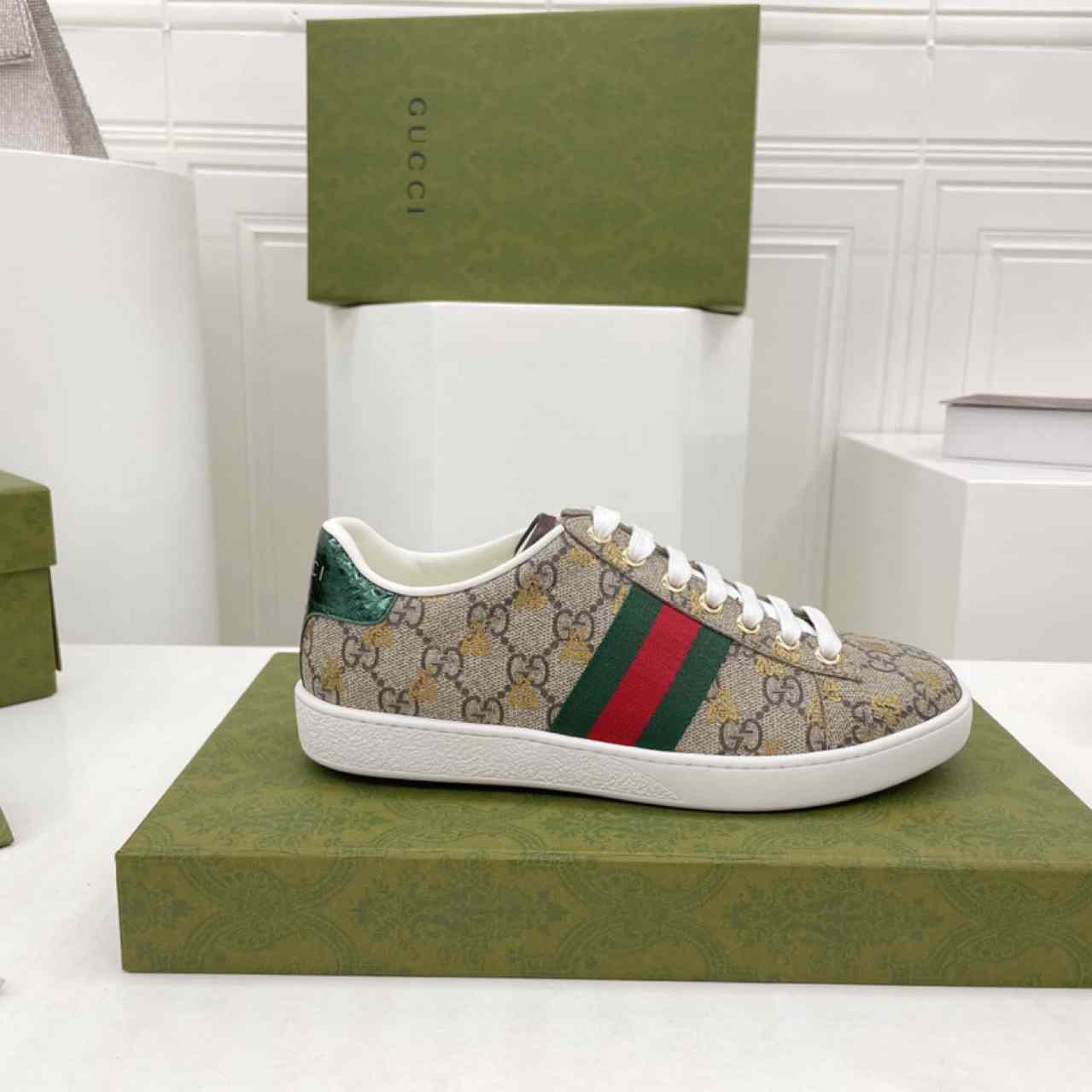 Gucci Ace GG Supreme Bees Sneaker - PerfectKickZ
