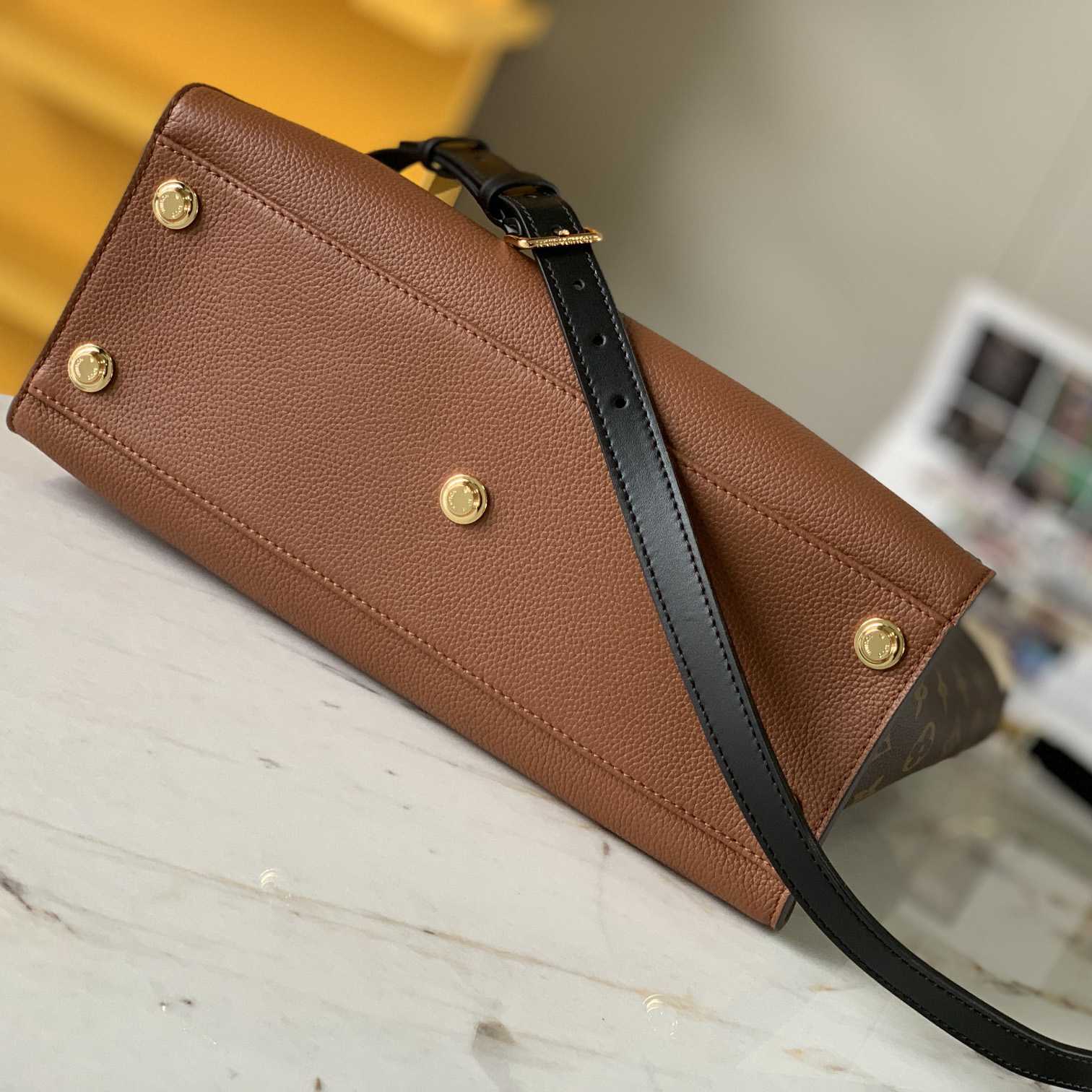 Louis Vuitton Leather Handbag(30.5-24.5-14CM)    M59645 - PerfectKickZ