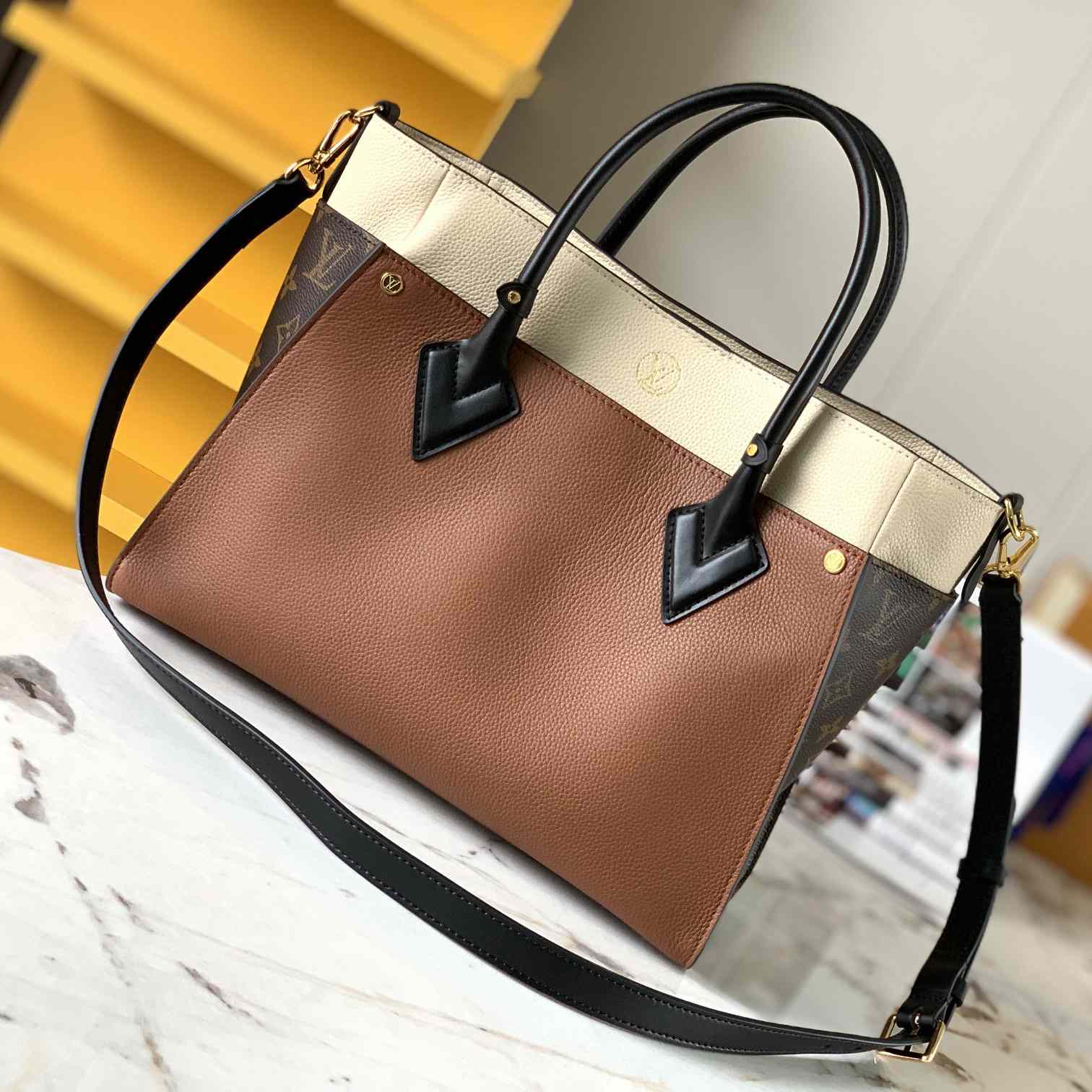 Louis Vuitton Leather Handbag(30.5-24.5-14CM)    M59645 - PerfectKickZ