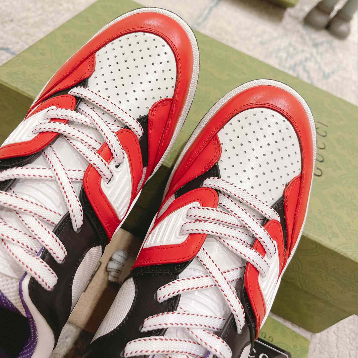 Gucci Basket Sneaker With lnterlocking G  - 