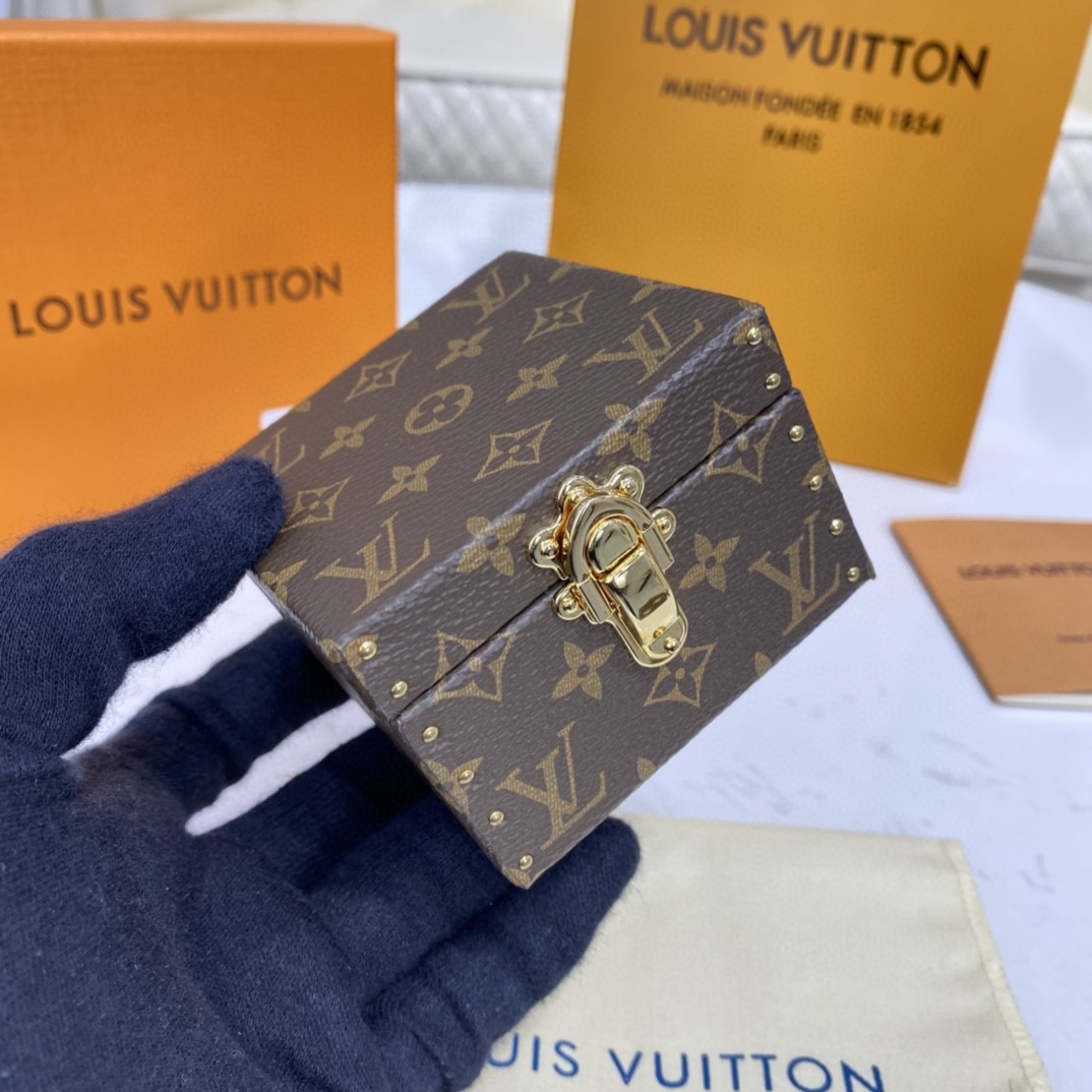 Louis Vuitton Hard Sided Trunk Ring Box(7.5-7.5-5cm) - PerfectKickZ
