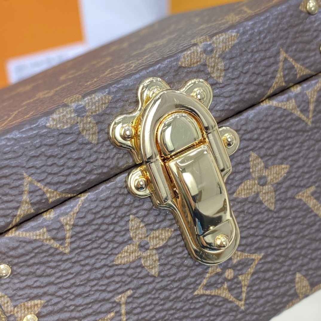 Louis Vuitton Hard Sided Trunk Ring Box(7.5-7.5-5cm) - PerfectKickZ
