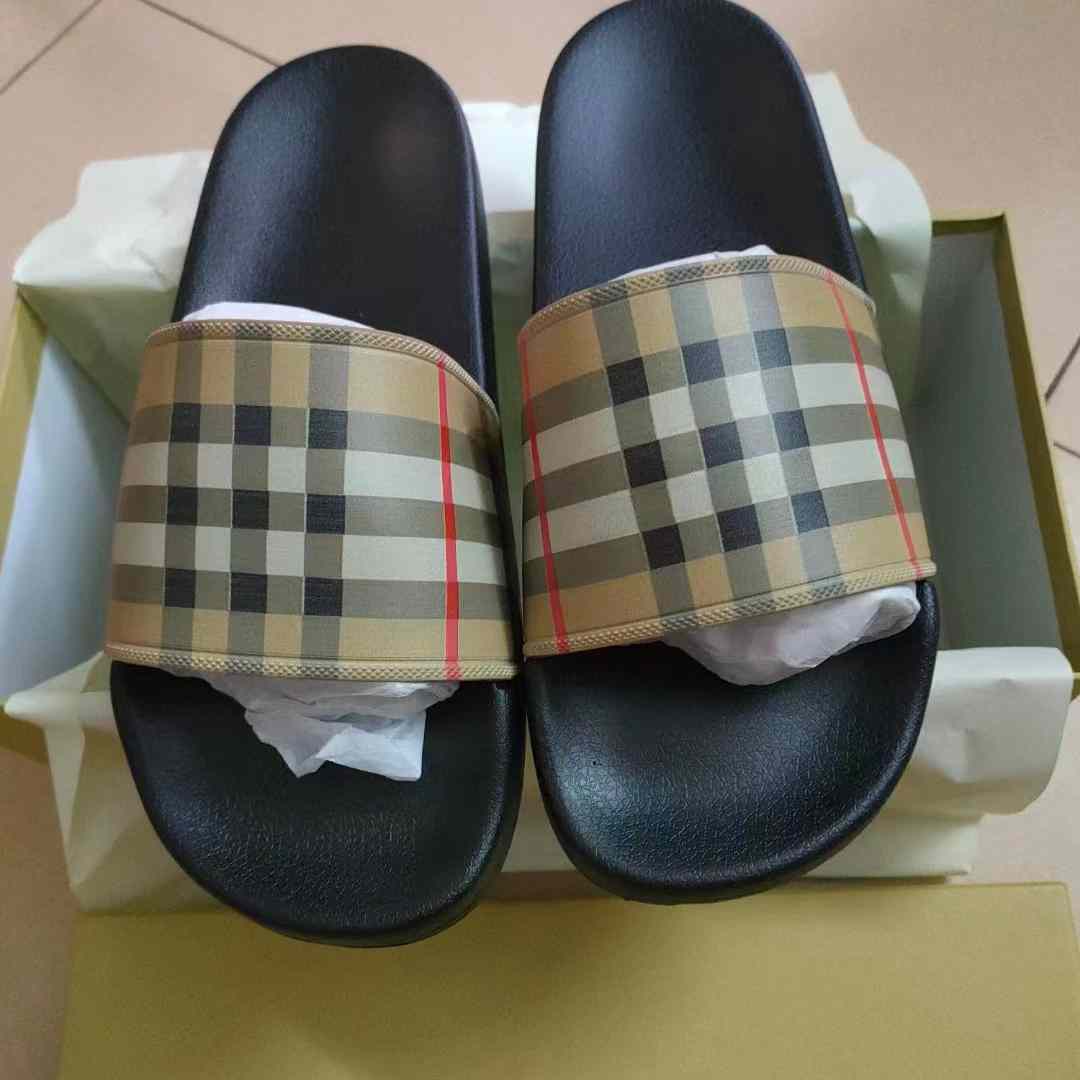 Burberry Check  Sandals - PerfectKickZ