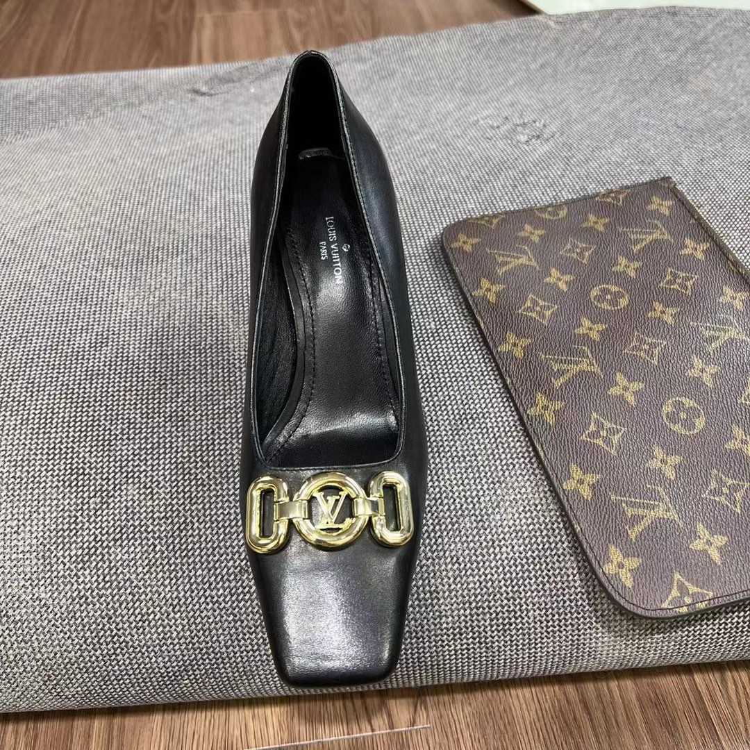 Louis Vuitton Revolving Cliff   1AAE23 - PerfectKickZ
