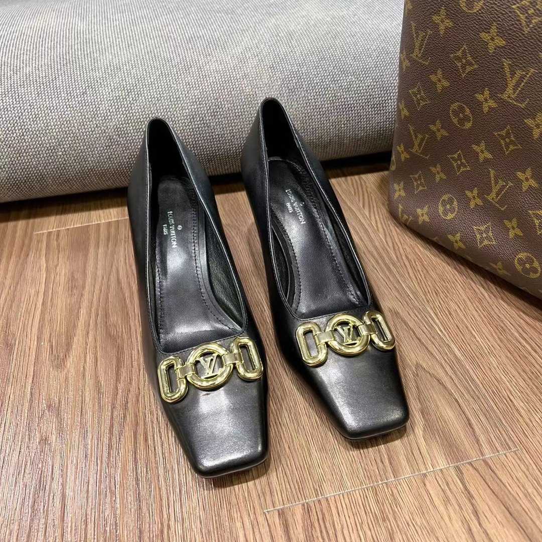 Louis Vuitton Revolving Cliff   1AAE23 - PerfectKickZ