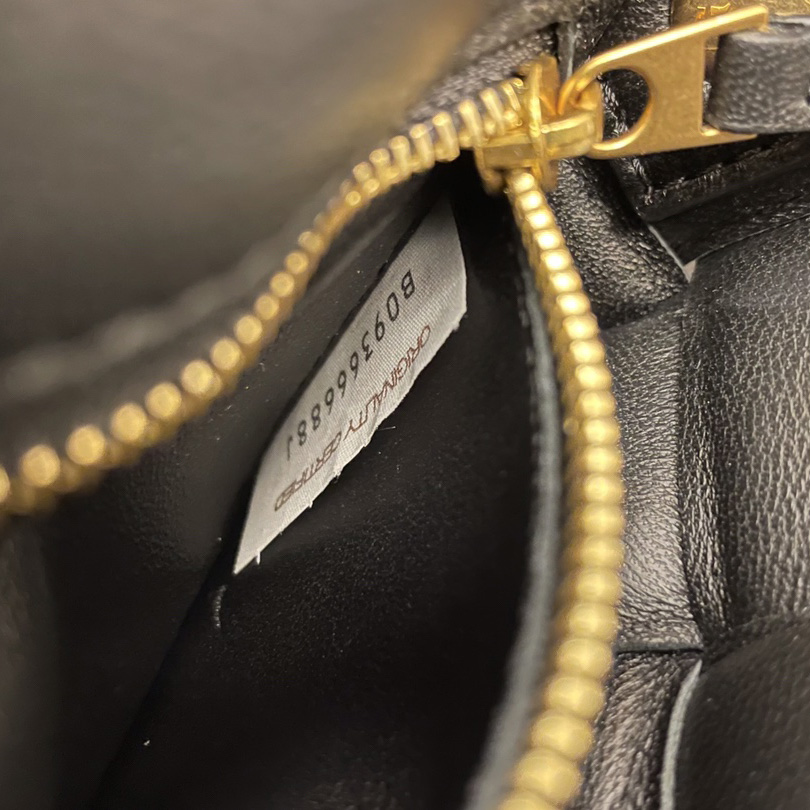 Bottega Veneta Small Padded Cassette - 