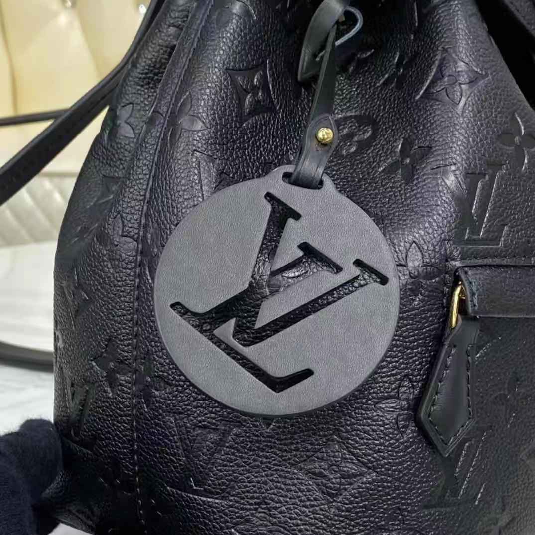 Louis Vuitton Montsouris Backpack (27.5-33-14cm)  M45205 - 