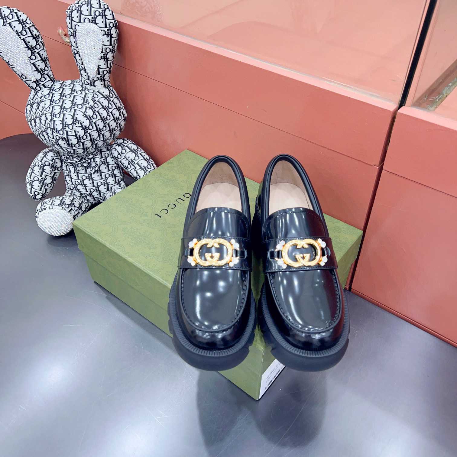 Gucci Women's Lug Sole Interlocking G Loafer - PerfectKickZ