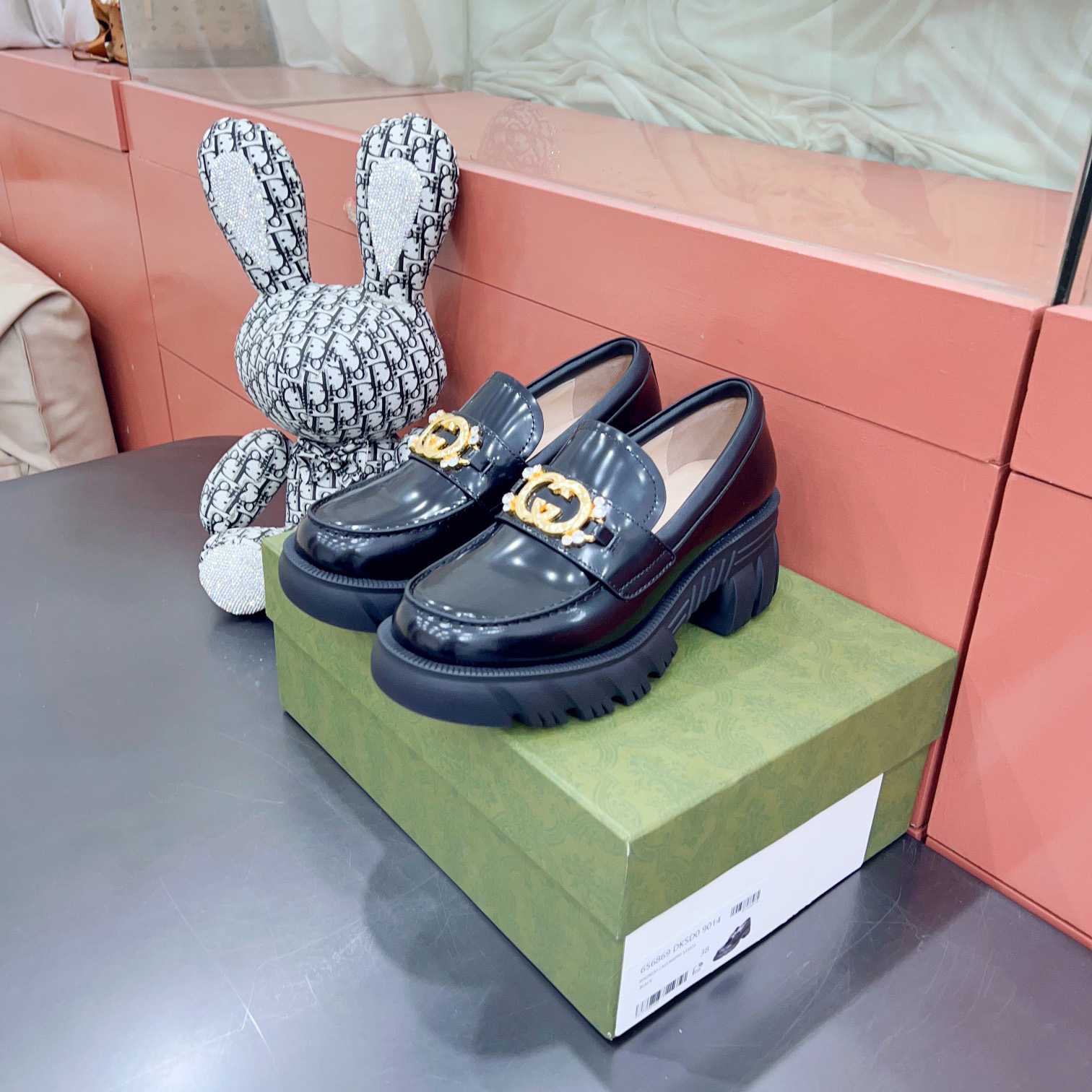 Gucci Women's Lug Sole Interlocking G Loafer - PerfectKickZ