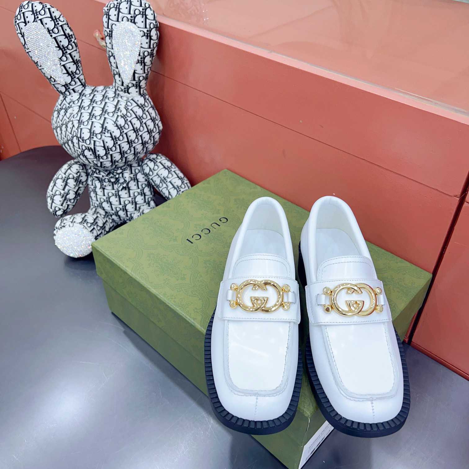 Gucci Women's Loafer With Interlocking G - PerfectKickZ