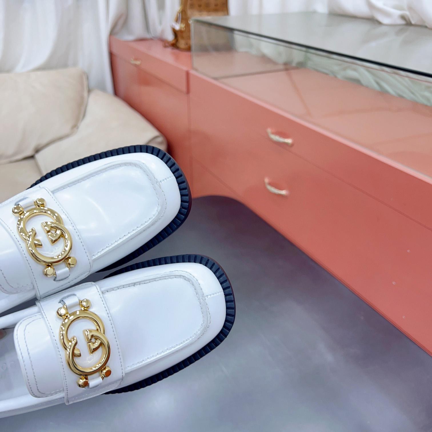 Gucci Women's Loafer With Interlocking G - PerfectKickZ