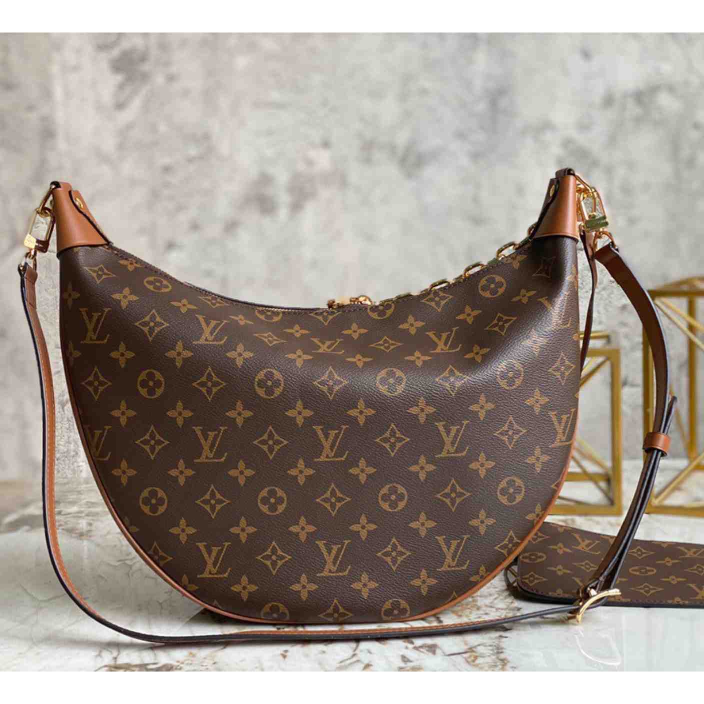 Louis Vuitton Loop Hobo(38-30-10cm)     M46311 - PerfectKickZ