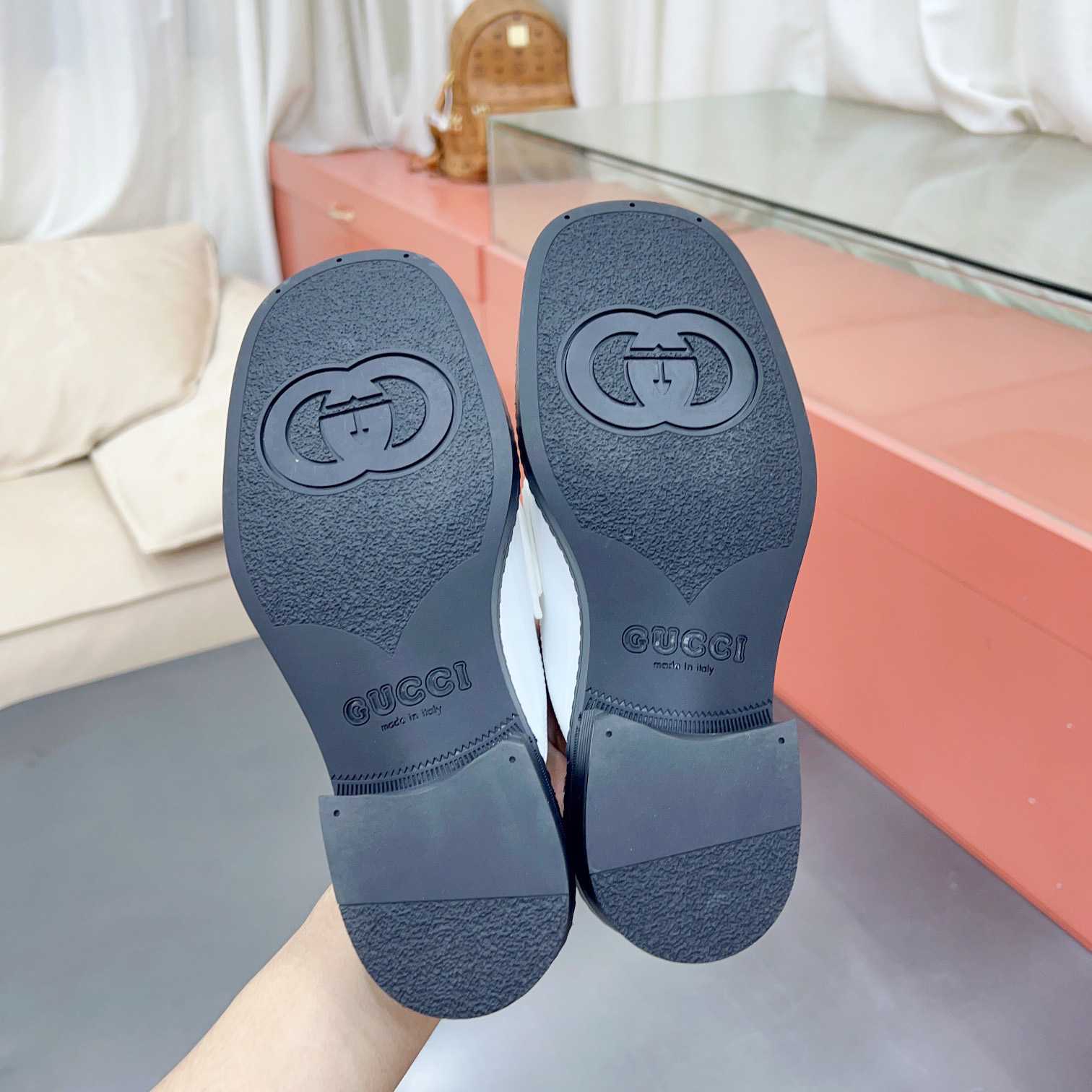 Gucci Women's Slipper With Interlocking G - PerfectKickZ