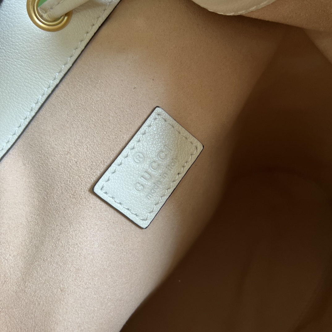 Gucci Diana Small Bucket Bag (23.5-38-10.5cm) - PerfectKickZ