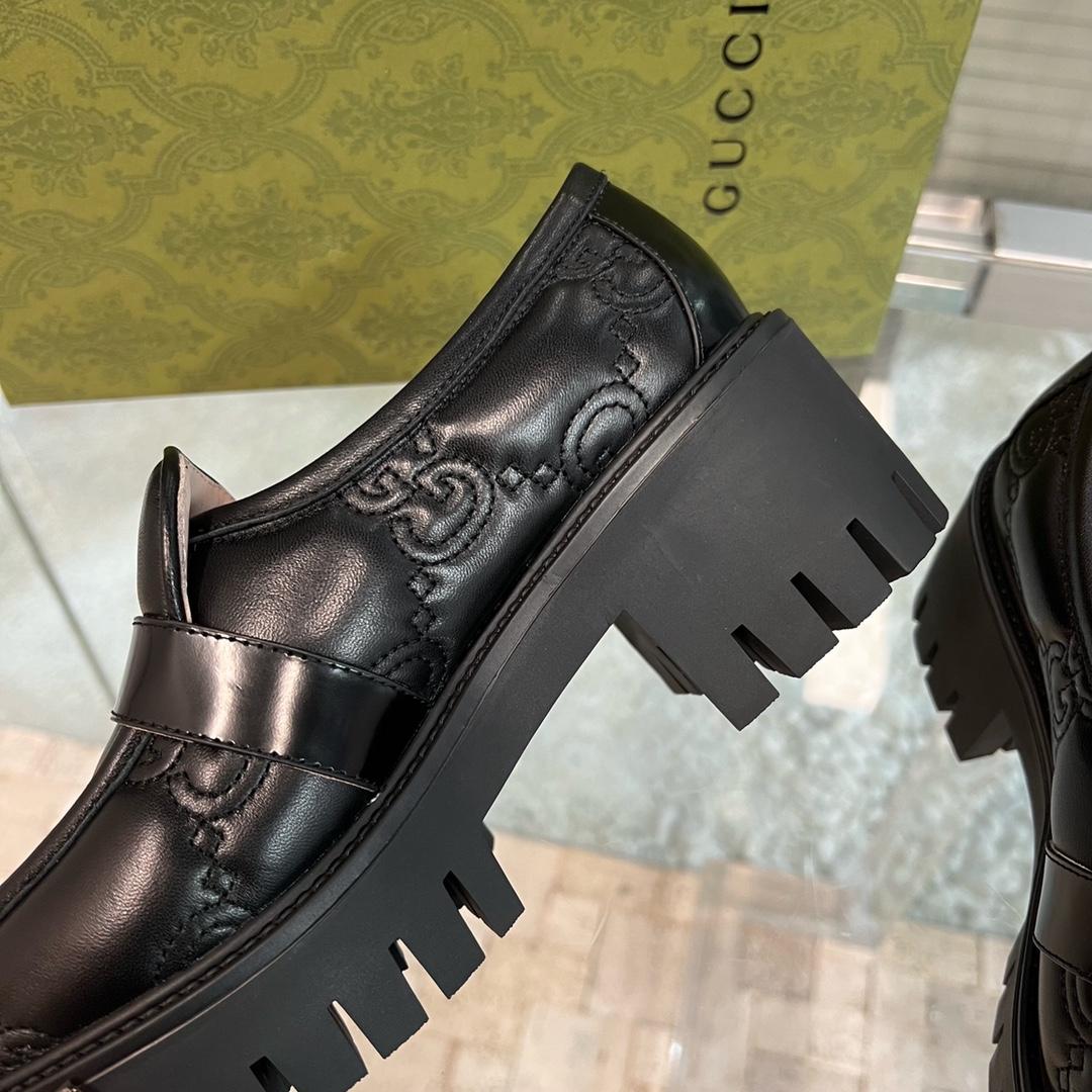 Gucci Women's GG Matelassé Shoe - PerfectKickZ