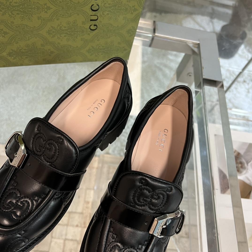 Gucci Women's GG Matelassé Shoe - PerfectKickZ