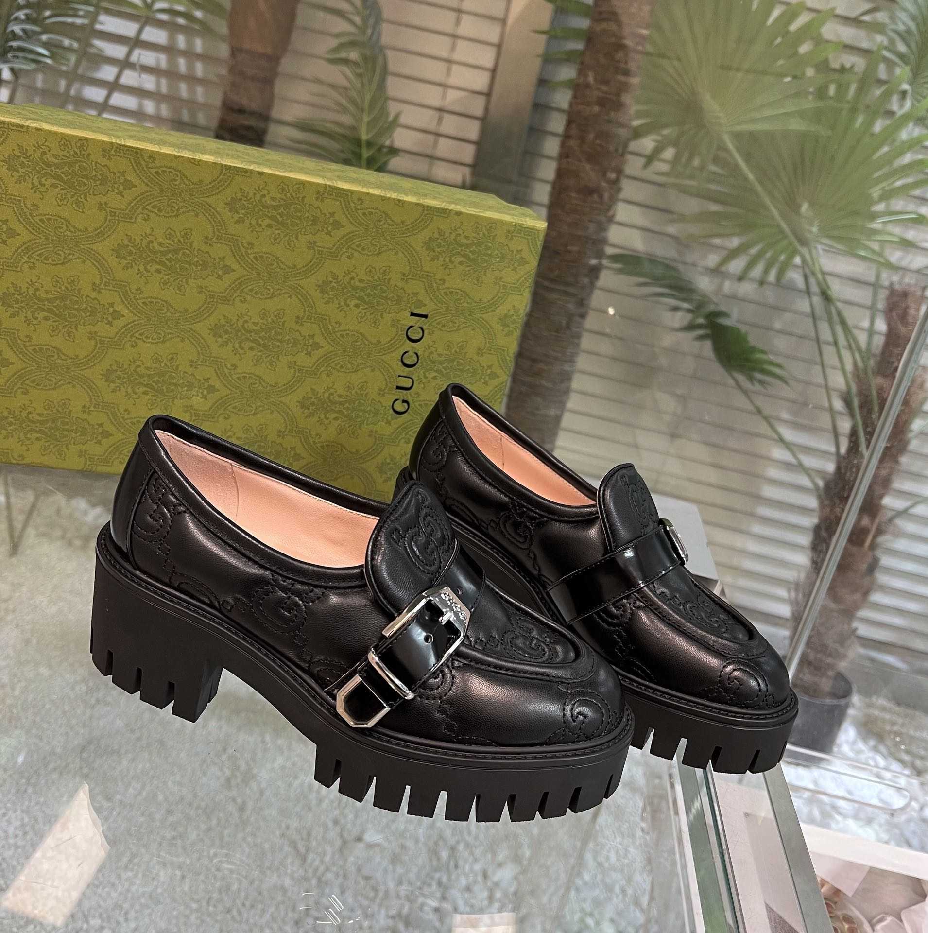 Gucci Women's GG Matelassé Shoe - PerfectKickZ