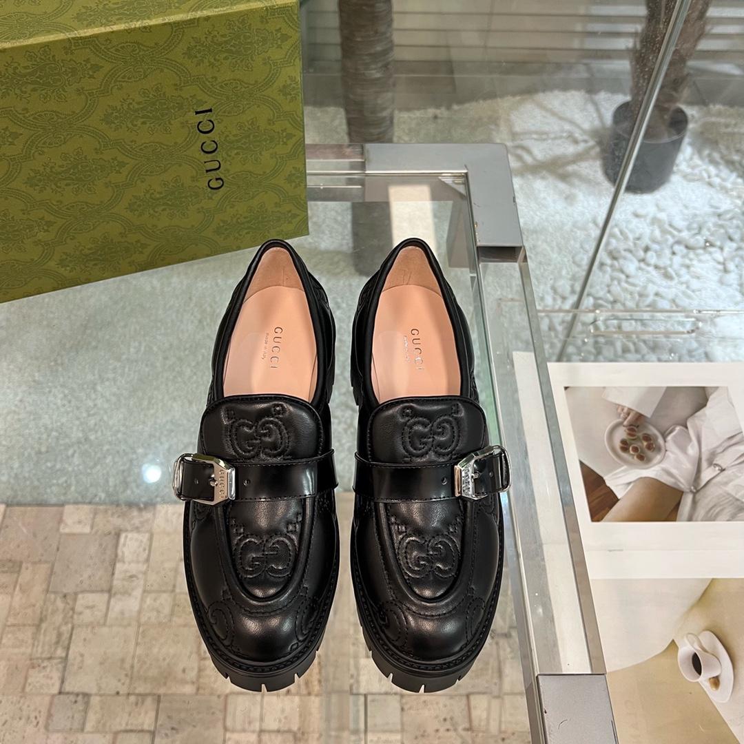 Gucci Women's GG Matelassé Shoe - PerfectKickZ