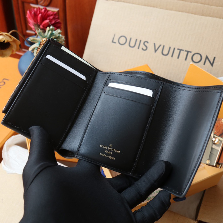 Louis Vuitton Dauphine Compact Wallet (12-9.5-3.5cm)   M68725 - PerfectKickZ