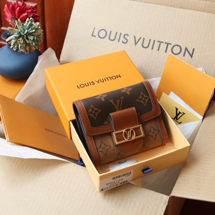 Louis Vuitton Dauphine Compact Wallet (12-9.5-3.5cm)   M68725 - PerfectKickZ
