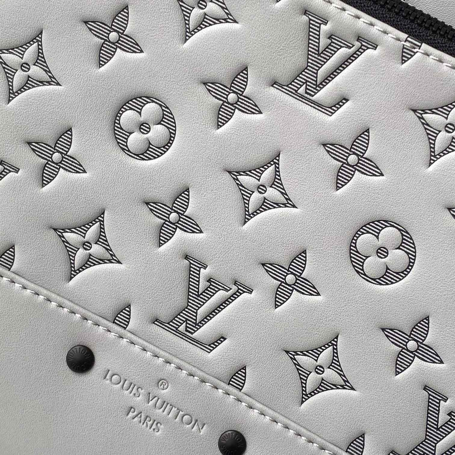 Louis Vuitton Backpack (33-41-18cm)  M46105 - PerfectKickZ