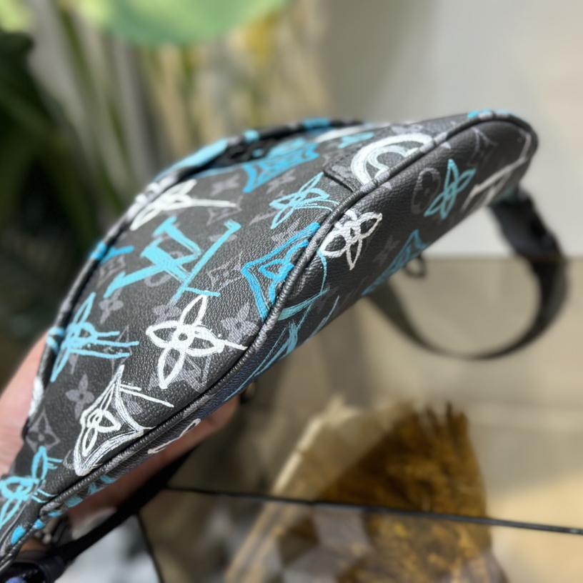 Louis Vuitton Discovery Bumbag(44-15-9cm)     M21397 - PerfectKickZ