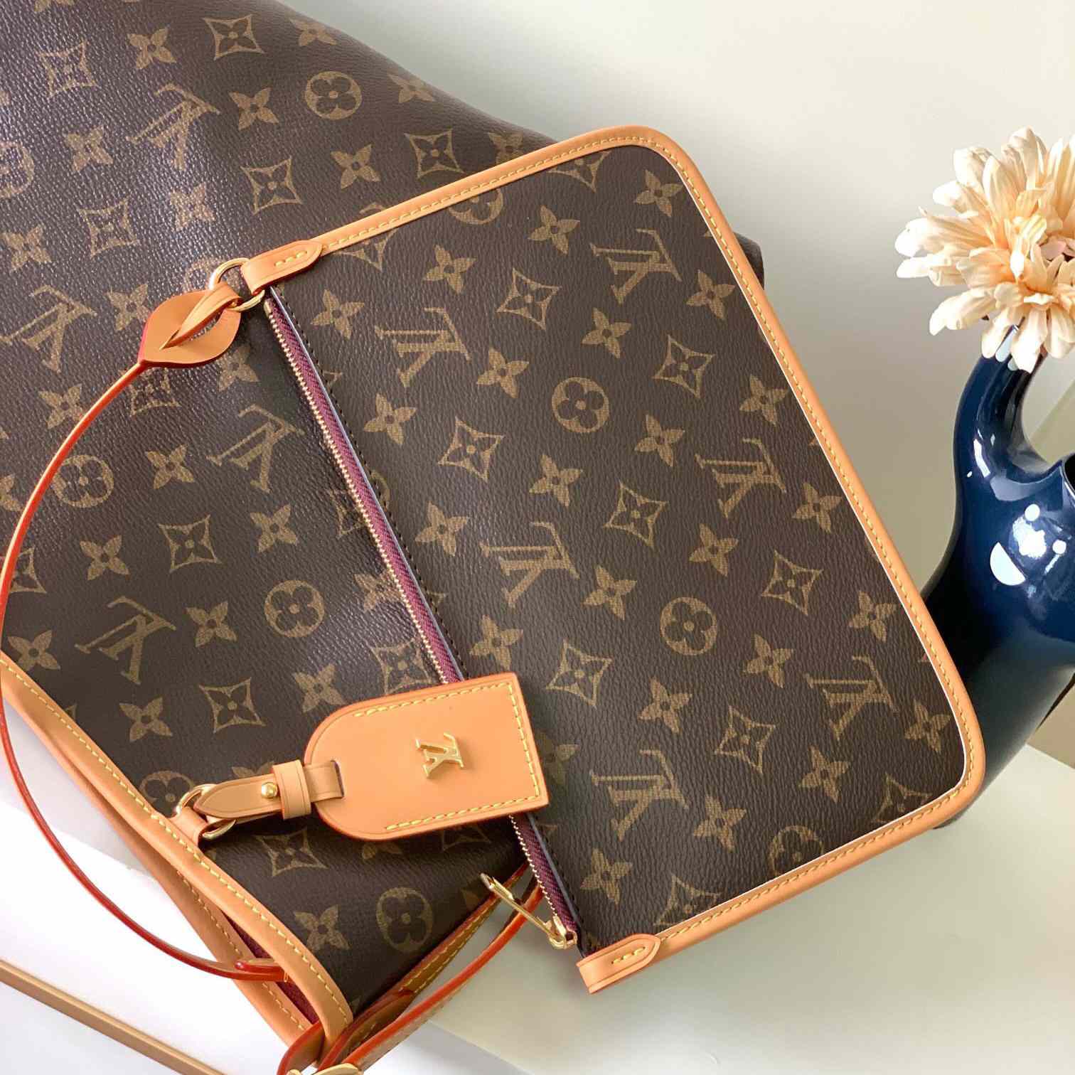Louis Vuitton Carryall MM (39-30-15cm)     M46197 - PerfectKickZ