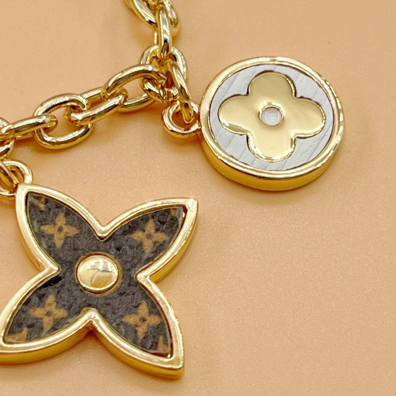 Louis Vuitton Spring Street Chain Bag Charm   M68999 - PerfectKickZ