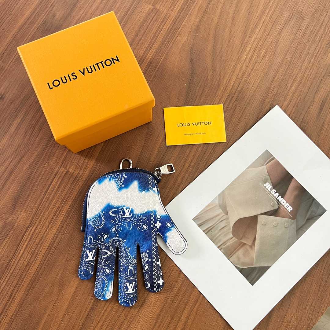 Louis Vuitton HI 5 Pouch    M81410 - PerfectKickZ