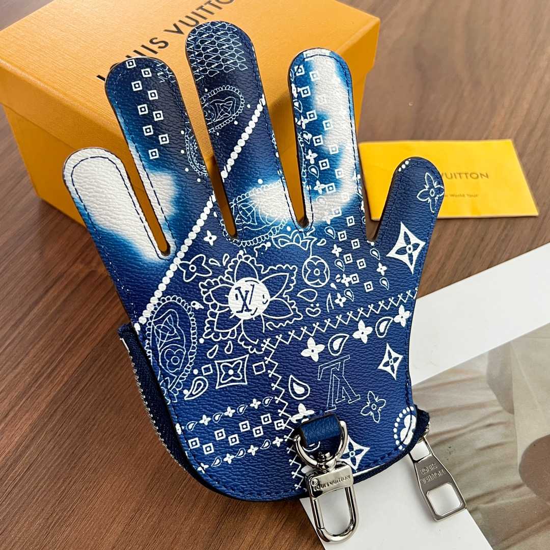 Louis Vuitton HI 5 Pouch    M81410 - PerfectKickZ
