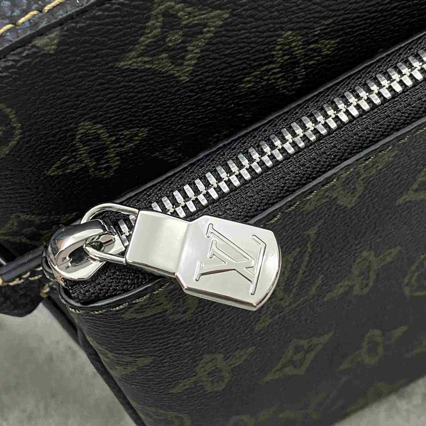 Louis Vuitton Trio Messenger(25-18.5-7cm)   M46340 - 