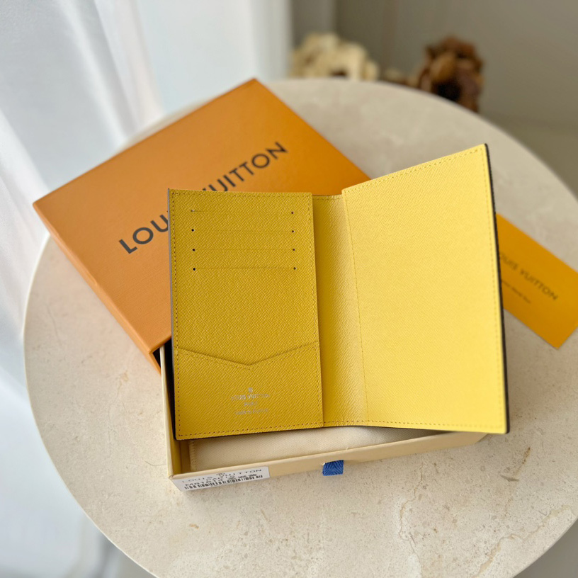 Louis Vuitton Passport Cover   M81614 - PerfectKickZ