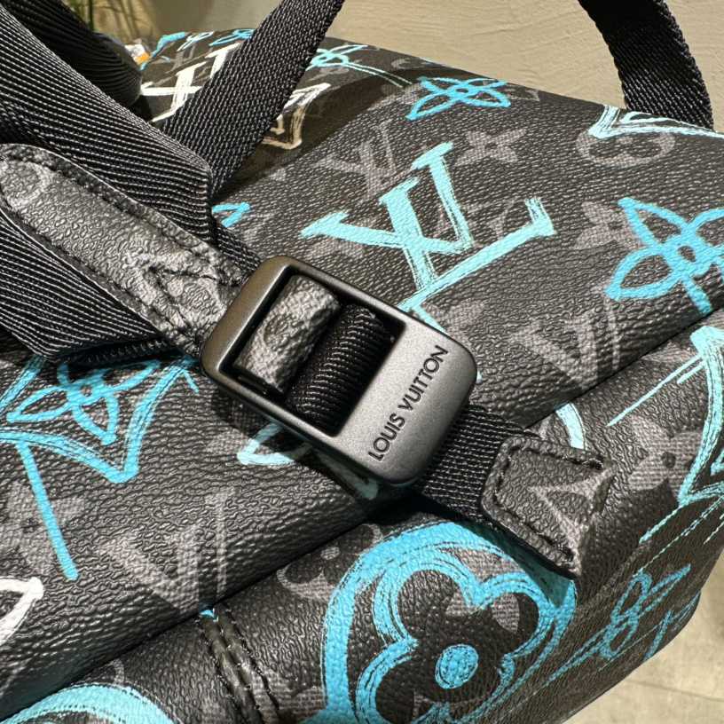 Louis Vuitton Discovery Backpack(30-40-20cm)  M21395 - PerfectKickZ