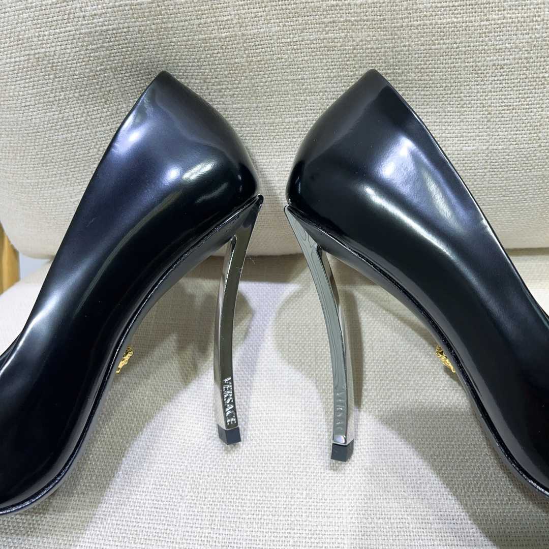 Versace Pin-Point Pumps - PerfectKickZ