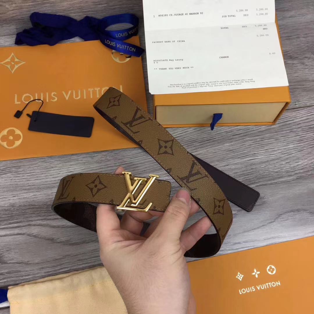 Louis Vuitton LV Iconic 30mm Reversible Belt    M0149V - 