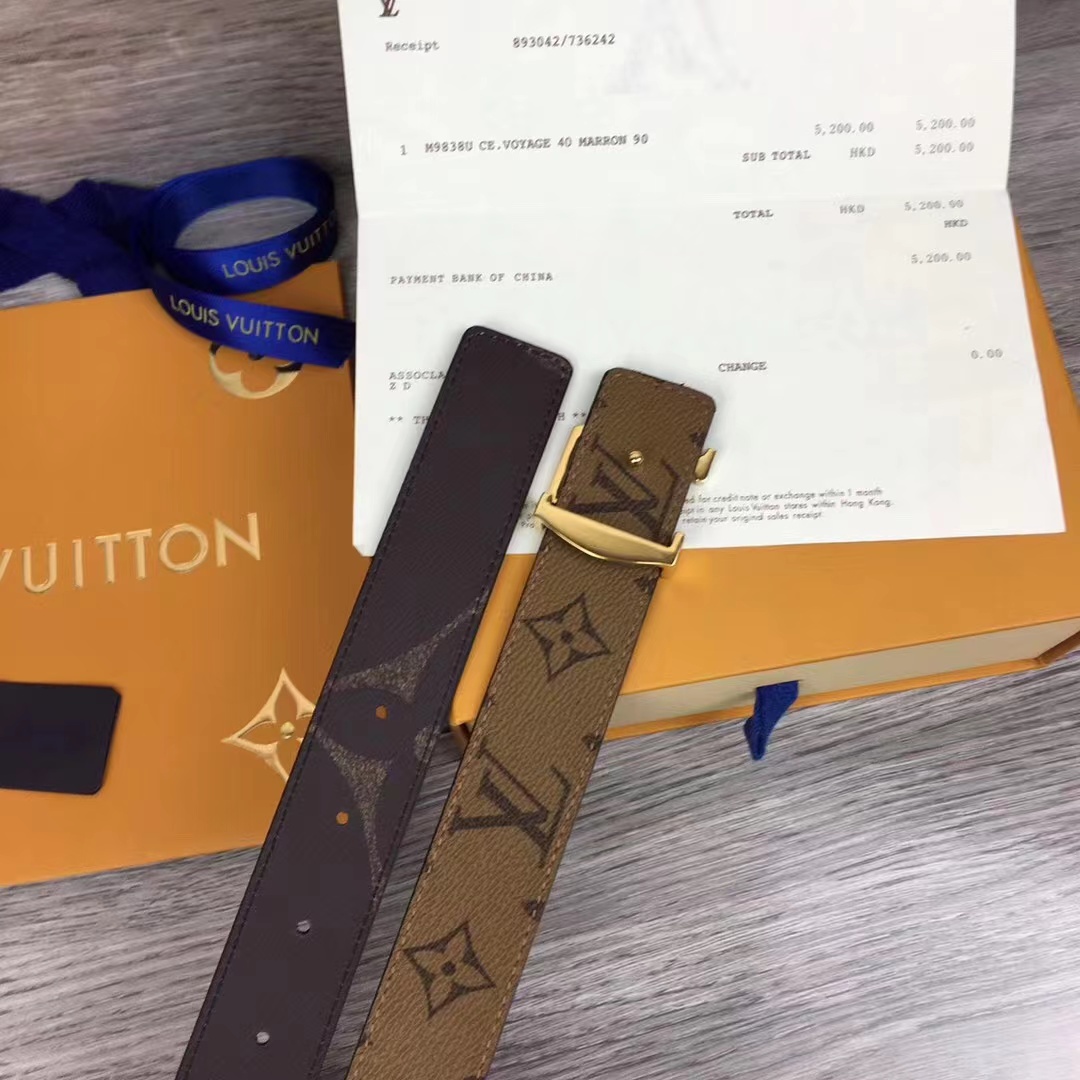 Louis Vuitton LV Iconic 30mm Reversible Belt    M0149V - 