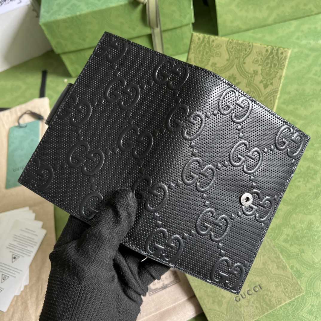 Gucci GG Embossed Passport Case(10.5-14.5cm) - PerfectKickZ