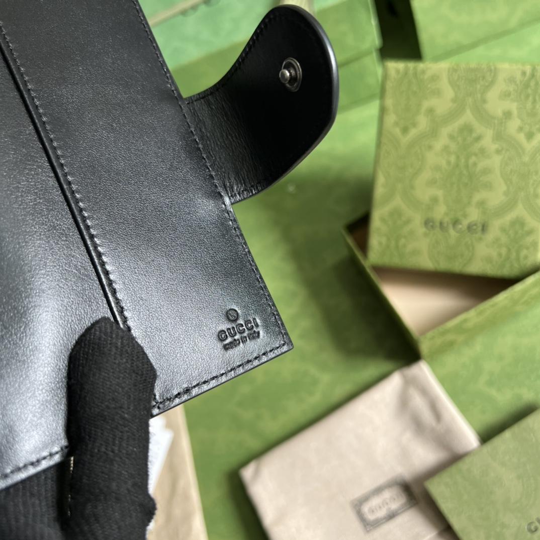 Gucci GG Embossed Passport Case(10.5-14.5cm) - PerfectKickZ