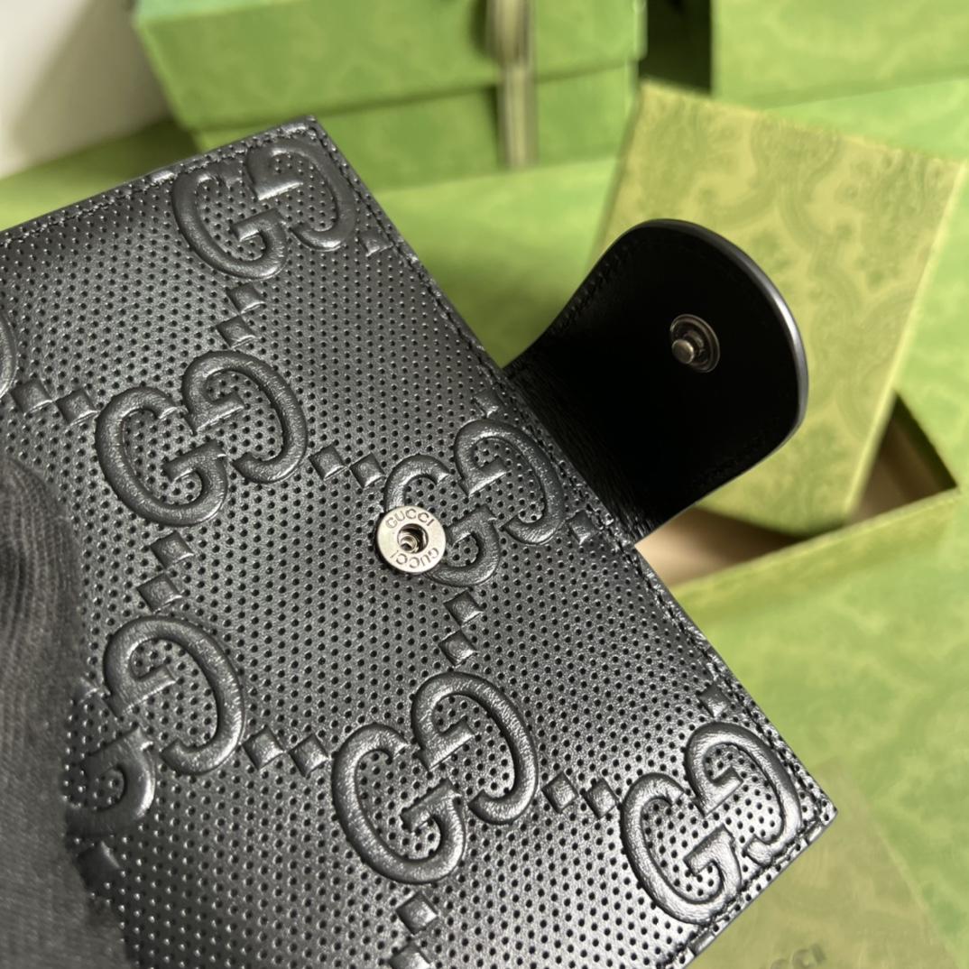Gucci GG Embossed Passport Case(10.5-14.5cm) - PerfectKickZ