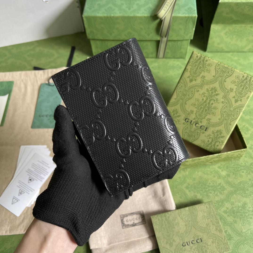 Gucci GG Embossed Passport Case(10.5-14.5cm) - PerfectKickZ