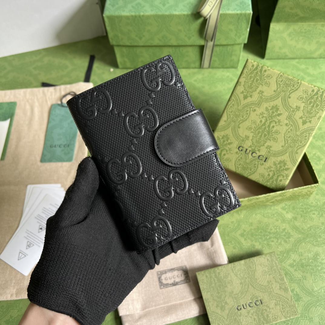 Gucci GG Embossed Passport Case(10.5-14.5cm) - PerfectKickZ