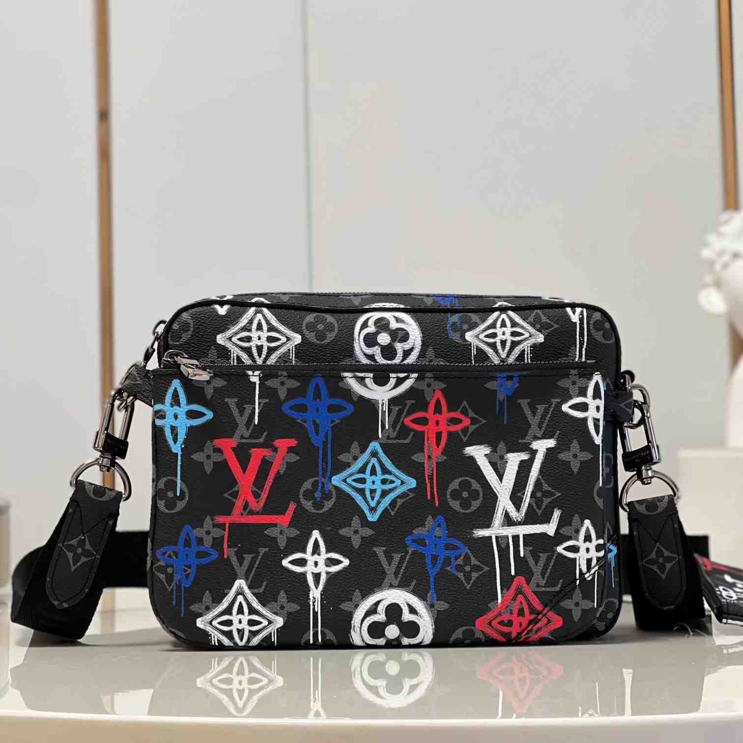Louis Vuitton Trio Messenger(25-18.5-7cm)   M21396 - PerfectKickZ