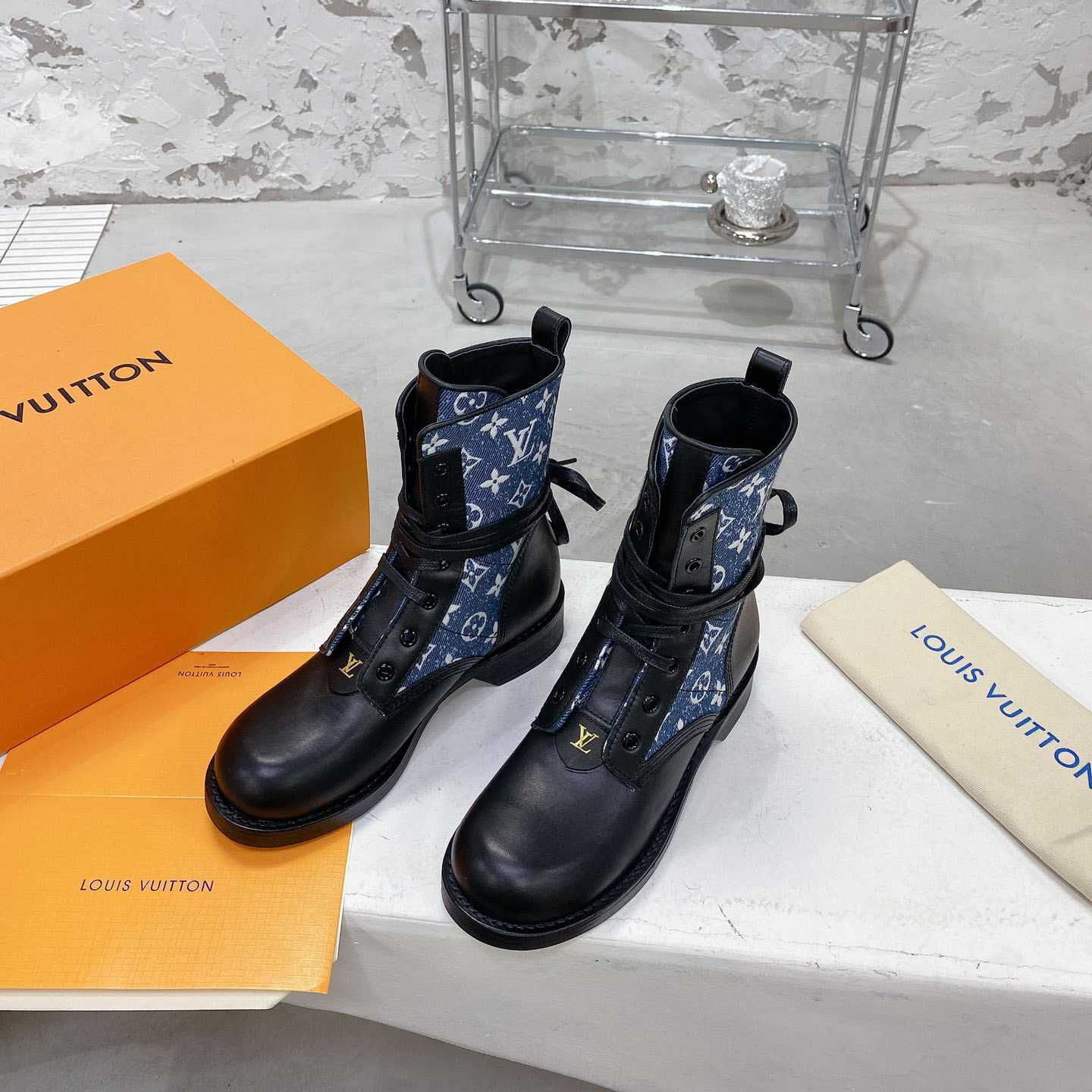Louis Vuitton Metropolis Flat Ranger - PerfectKickZ