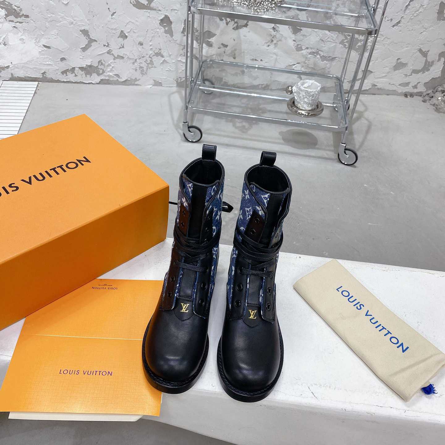 Louis Vuitton Metropolis Flat Ranger - PerfectKickZ