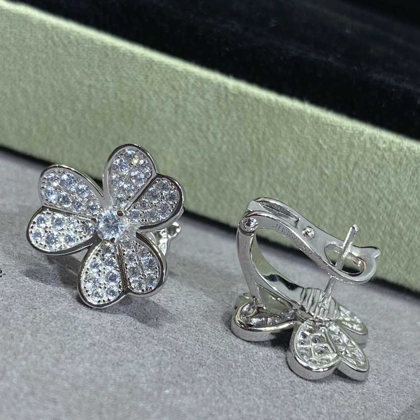 Van Cleef & Arpels Earrings - PerfectKickZ