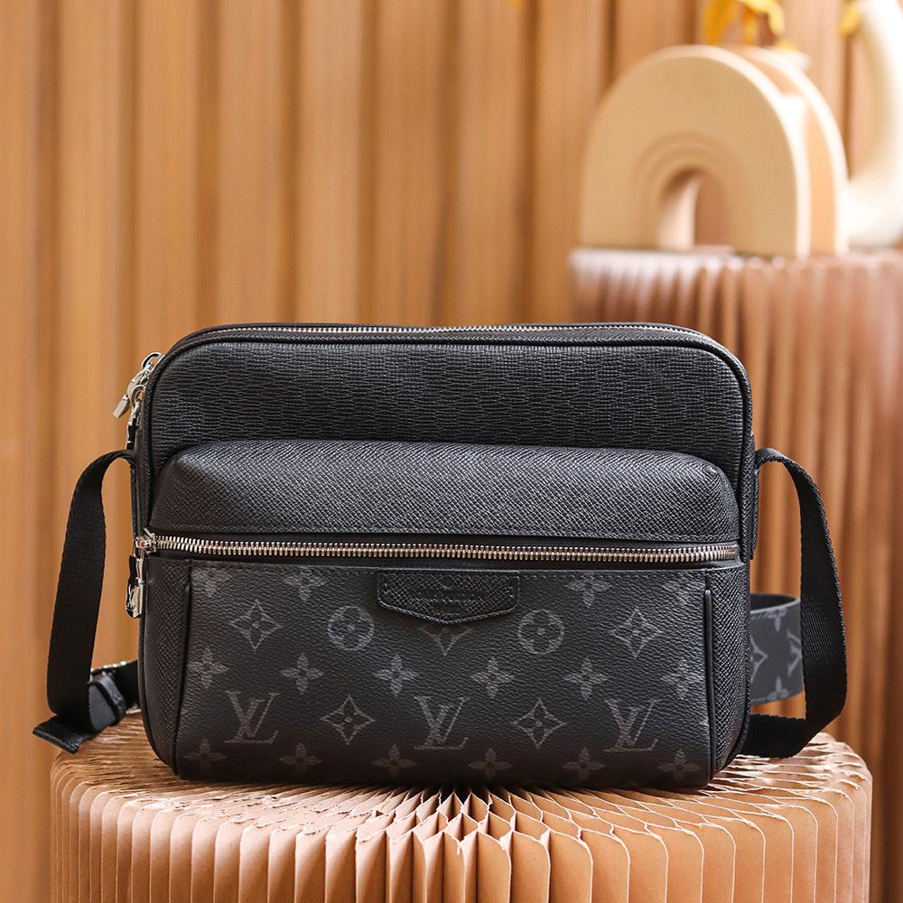  Louis Vuitton Outdoor Messenger(29.5-20-10.5cm)   M30233 - PerfectKickZ