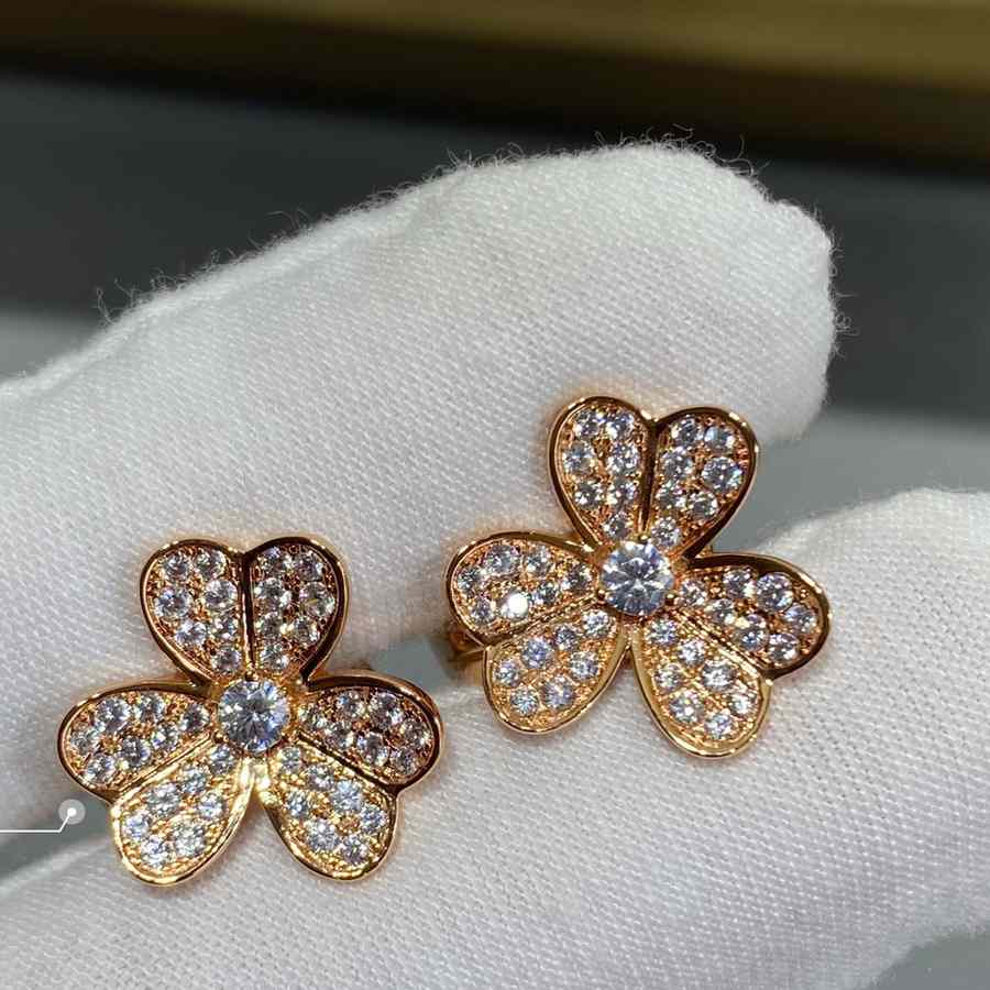 Van Cleef & Arpels Earrings - PerfectKickZ