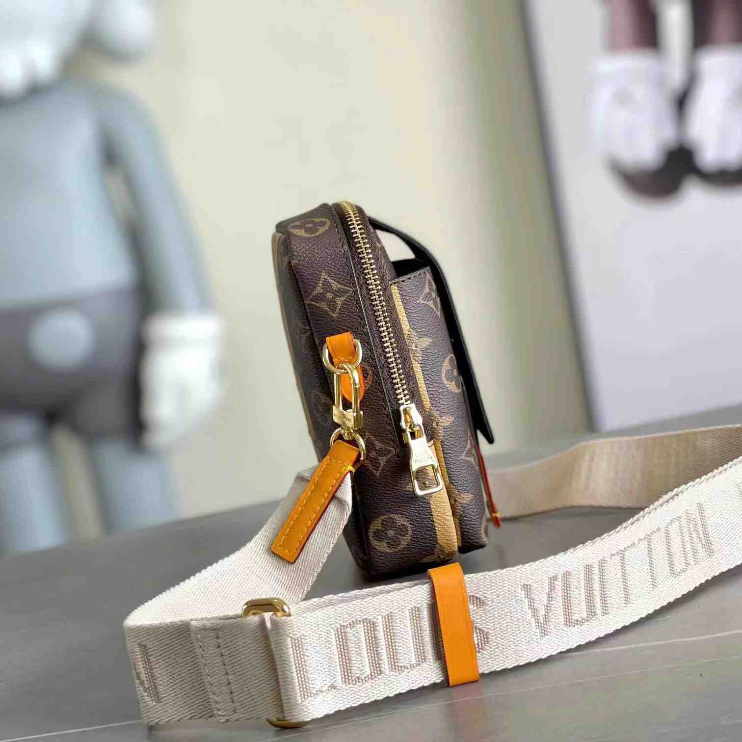 Louis Vuitton Flap Double Phone Pouch   (11-18-8cm)  M81005 - 